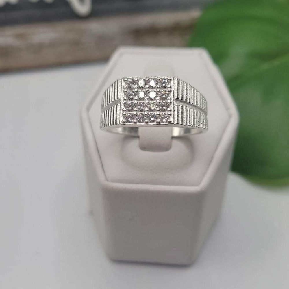 Elegant Silver Ring with Crystal Accents